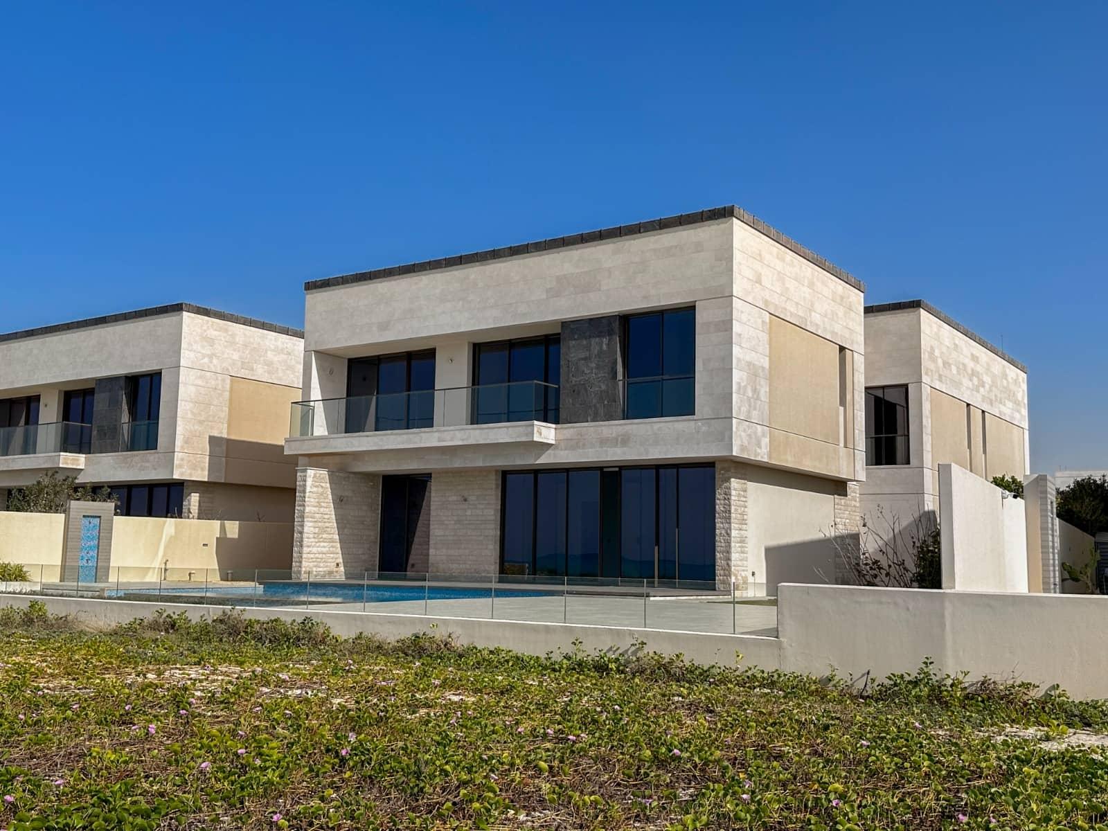 Luxury waterfront villas with private beach at Hidd Al Saadiyat Abu Dhabi